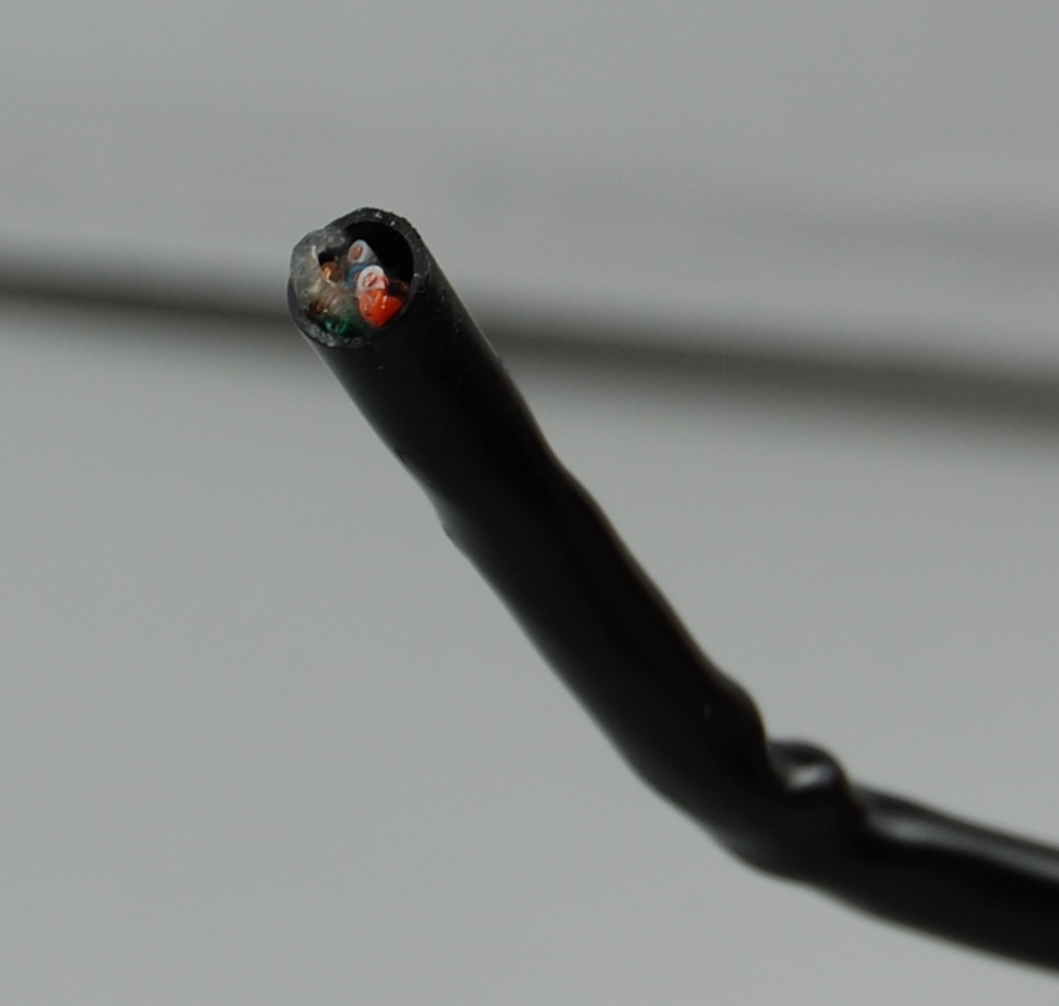 Kabel instalacyjny Solarix UTP CAT5E PE zewnętrzny żelowany czarny